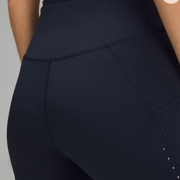 Lululemon Fast & Free Black High-Rise Crop 19"
5 Pocket -size 10 (send an offer🎉 - Picture 11 of 12